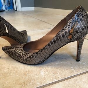 Snakeskin Ann Taylor pumps